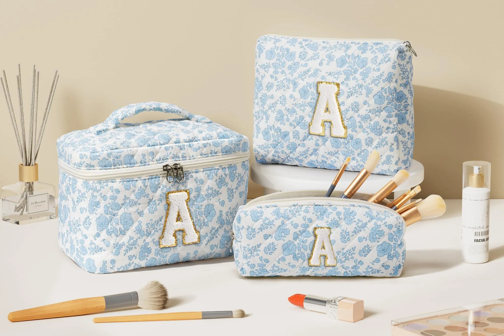 Birthday Gifts for Teen Girls Women - Personalized Initial Makeup Bag Quilted Cosmetic Bag Floral Make Up Bag Travel Toiletry Bag Teen Girl Gift Trendy Stuff Valentine Day Gift for Mom Daughter Friend