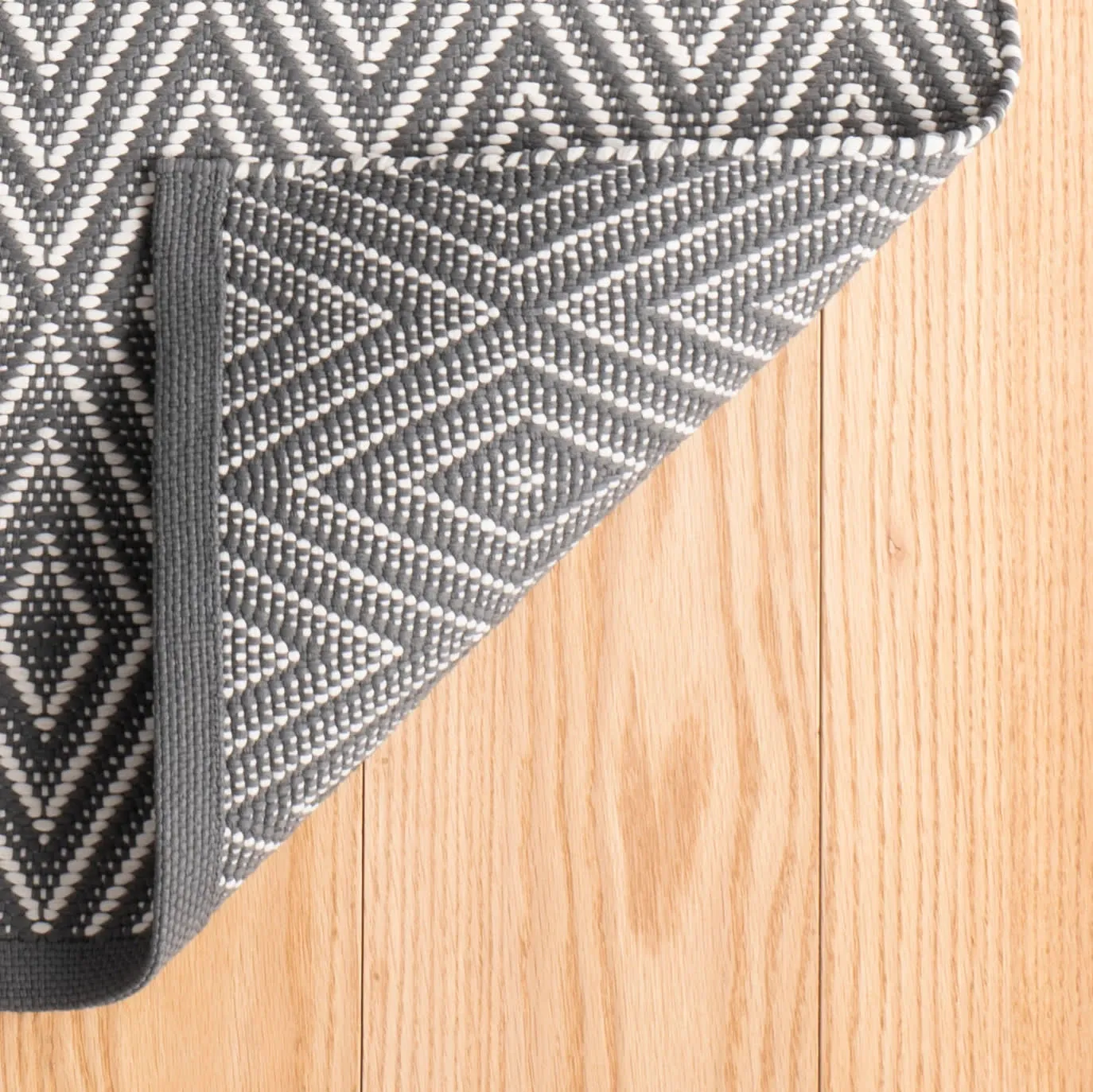 Diamond Graphite/Ivory Handwoven Indoor/Outdoor Rug Swatch