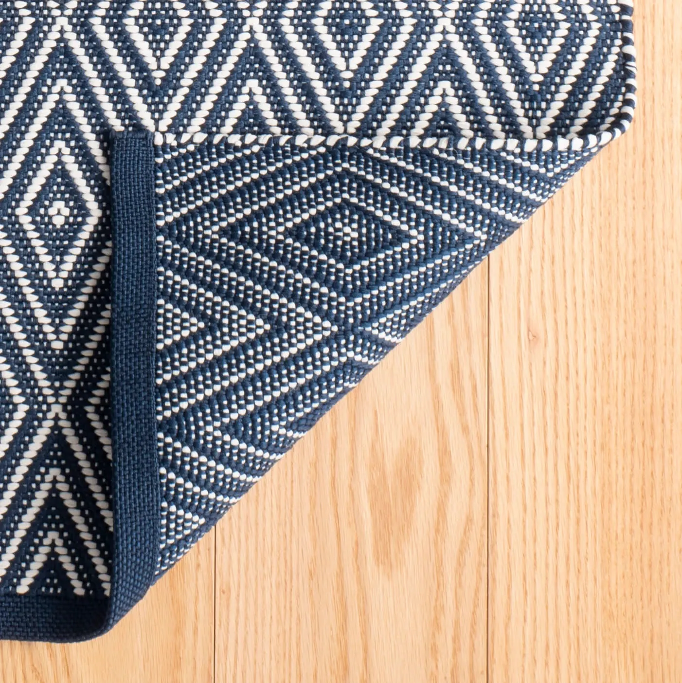Diamond Navy/Ivory Handwoven Indoor/Outdoor Rug